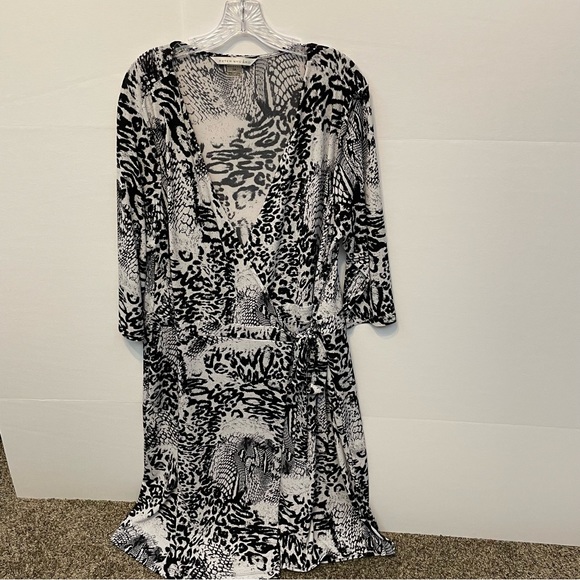 Peter Nygard Dresses & Skirts - Peter Nygard Animal Print Wrap 3/4 Sleeve Dress Sz 1X